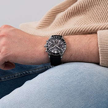 GUESS SILVER TONE CASE BLACK