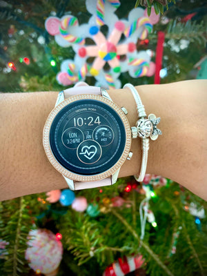 Michael Kors Women's Access Runway Black Dial Watch + Pulsera Gratis