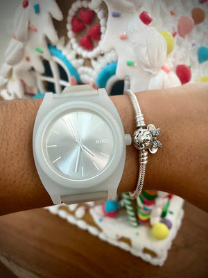 Nixon women 40mm Silver